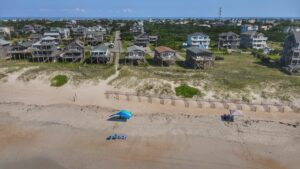 vacation rentals dot the shoreline on Hatteras